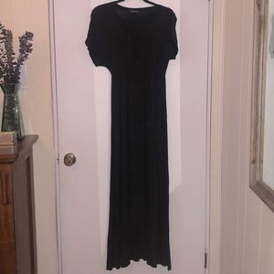 Hourglass Lilly Black Maxi Dress